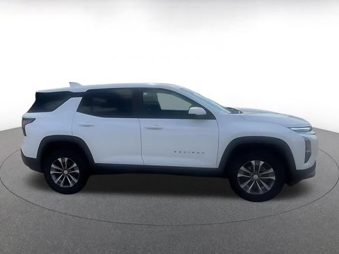Used 2025 Chevrolet Equinox LT FWD image 15