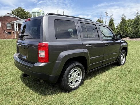Used 2016 Jeep Patriot Sport w/ Power Value Group FWD image 4
