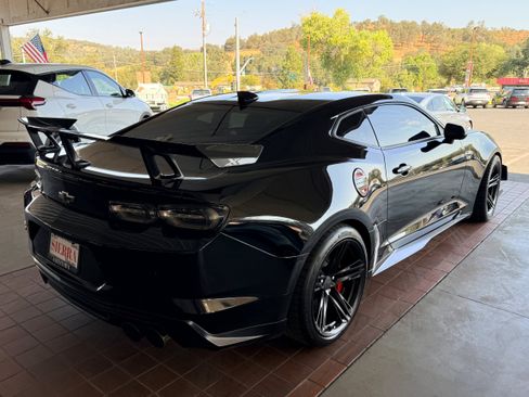 Used 2020 Chevrolet Camaro ZL1 RWD image 6