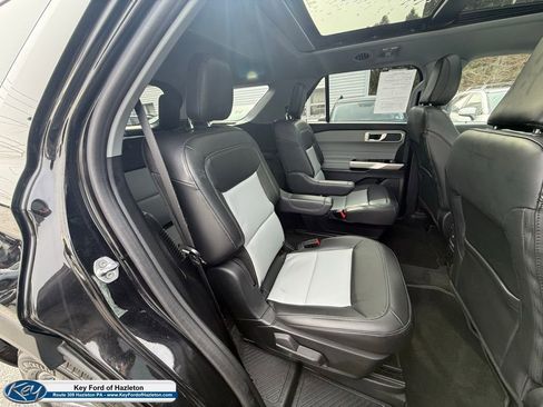 Certified 2022 Ford Explorer XLT w/ Equipment Group 202A image 33