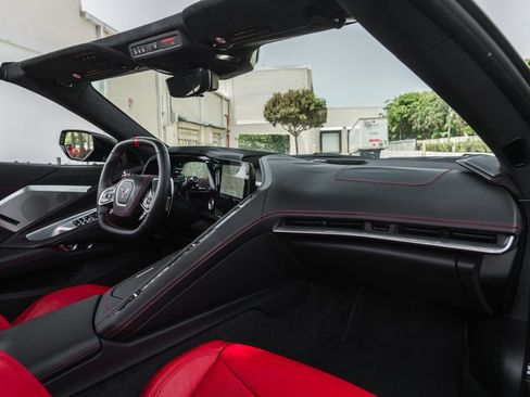 Used 2022 Chevrolet Corvette Stingray Premium Conv w/ Z51 Performance Package RWD image 19