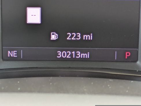 Used 2023 Chevrolet Equinox Premier FWD image 31
