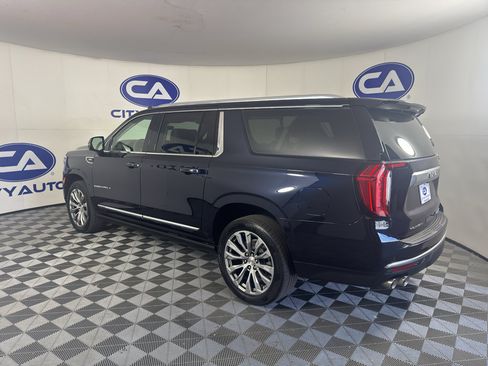 Used 2021 GMC Yukon XL Denali w/ Denali Premium Package AWD/4WD image 5