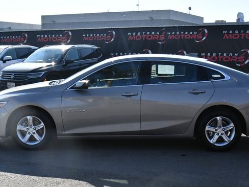 Used 2023 Chevrolet Malibu LT image 4