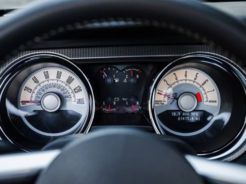 Used 2010 Ford Mustang GT Premium image 8