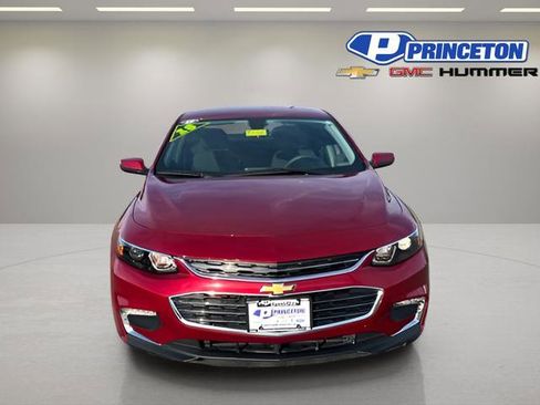 Used 2018 Chevrolet Malibu LT image 2