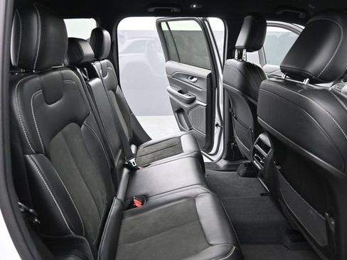 Used 2023 Jeep Grand Cherokee Altitude image 19