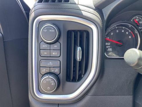 Used 2021 Chevrolet Silverado 1500 LT AWD/4WD image 17