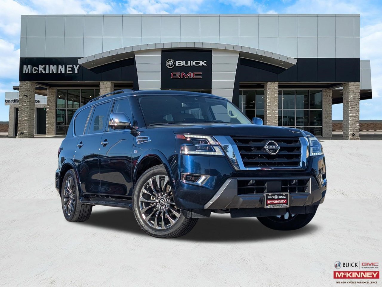 Used 2022 Nissan Armada Platinum w/ Captain's Chairs Package RWD image 1