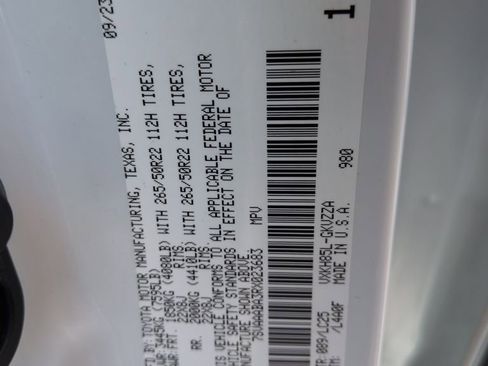 Used 2024 Toyota Sequoia Capstone AWD/4WD image 29