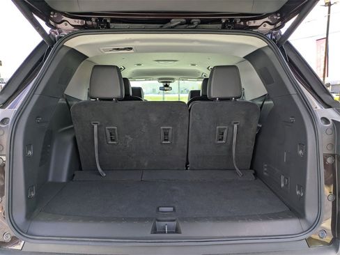 Used 2021 Chevrolet Traverse LT w/ LT Premium Package image 31