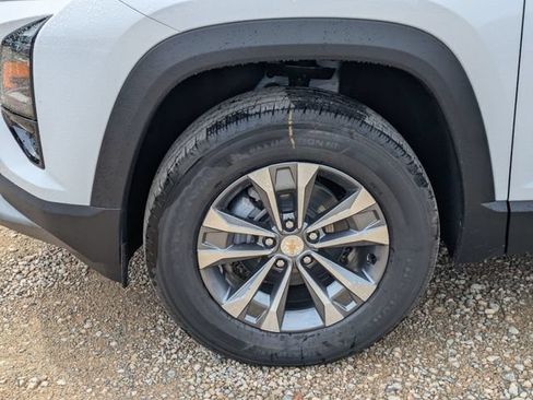 New 2026 Chevrolet Equinox LT w/ Safety and Technology Package FWD image 7