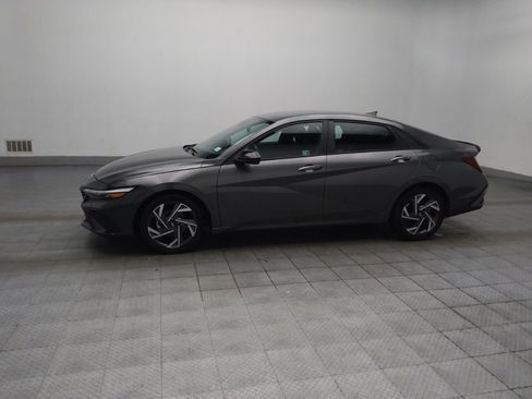 Used 2025 Hyundai Elantra Sport FWD image 2