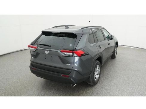 Used 2025 Toyota RAV4 XLE w/ Convenience Package FWD image 8