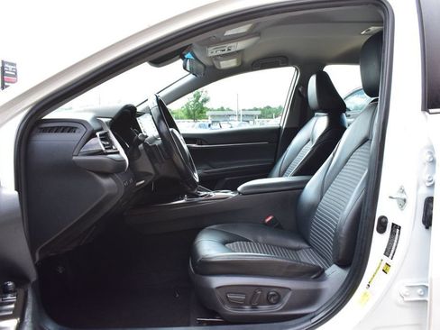Used 2021 Toyota Camry SE FWD image 9