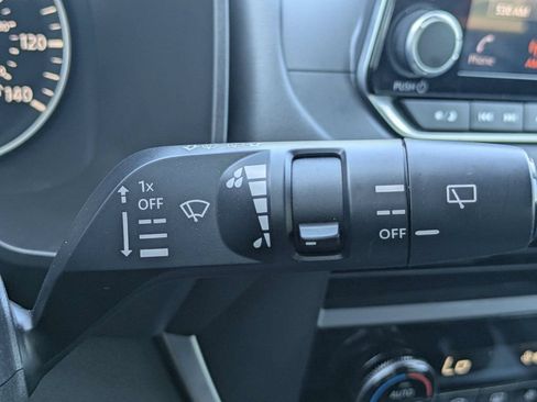 Used 2023 Nissan Rogue SV AWD/4WD image 29