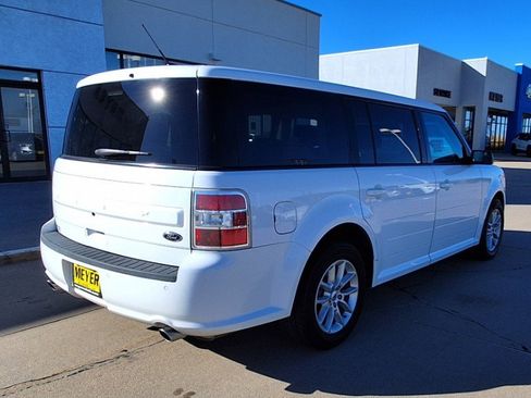 Used 2018 Ford Flex SE image 8
