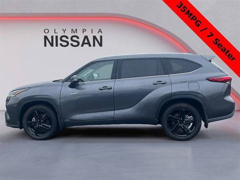 Used 2021 Toyota Highlander Limited image 2
