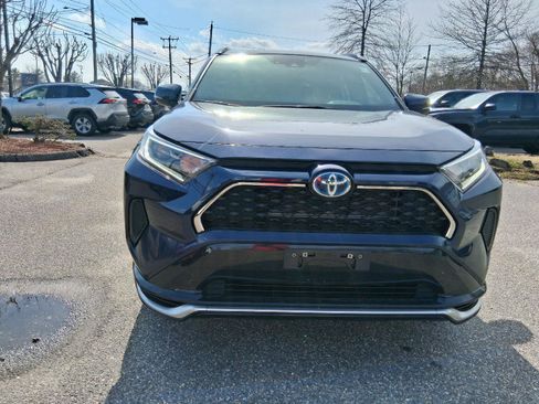 Used 2021 Toyota RAV4 SE w/ Weather & Moonroof Package AWD/4WD image 2