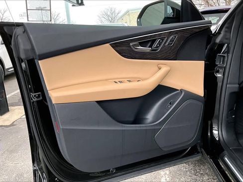 Used 2023 Audi Q8 Premium w/ Black Optic Package image 22