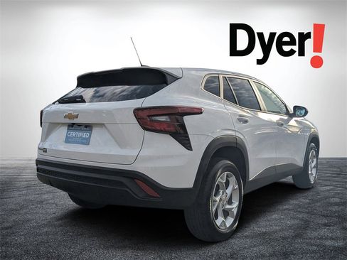 Certified 2025 Chevrolet Trax LS w/ LS Convenience Package image 3