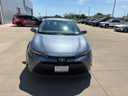 Used 2026 Toyota Corolla LE w/ LE Premium Package FWD image 2