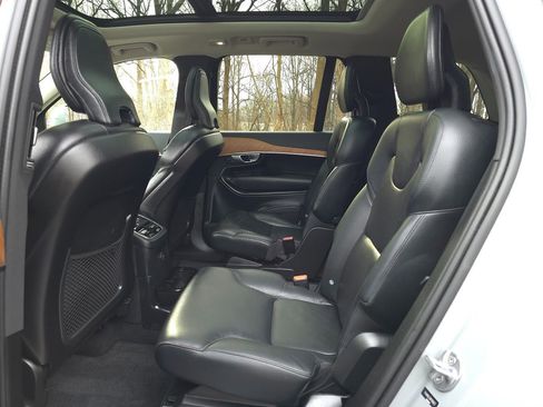 Used 2024 Volvo XC90 T8 Plus image 15