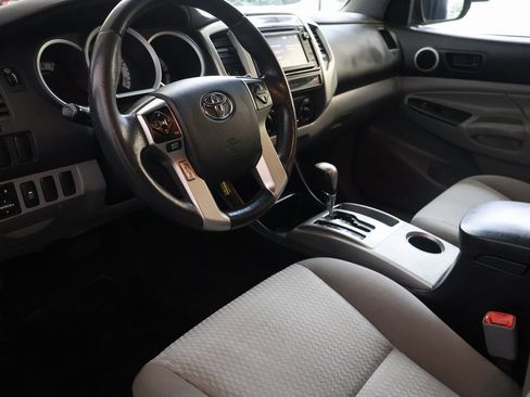 Used 2015 Toyota Tacoma PreRunner image 17