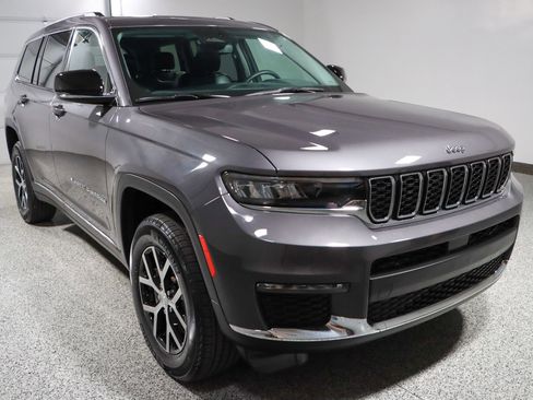 Used 2023 Jeep Grand Cherokee L Limited AWD/4WD image 5