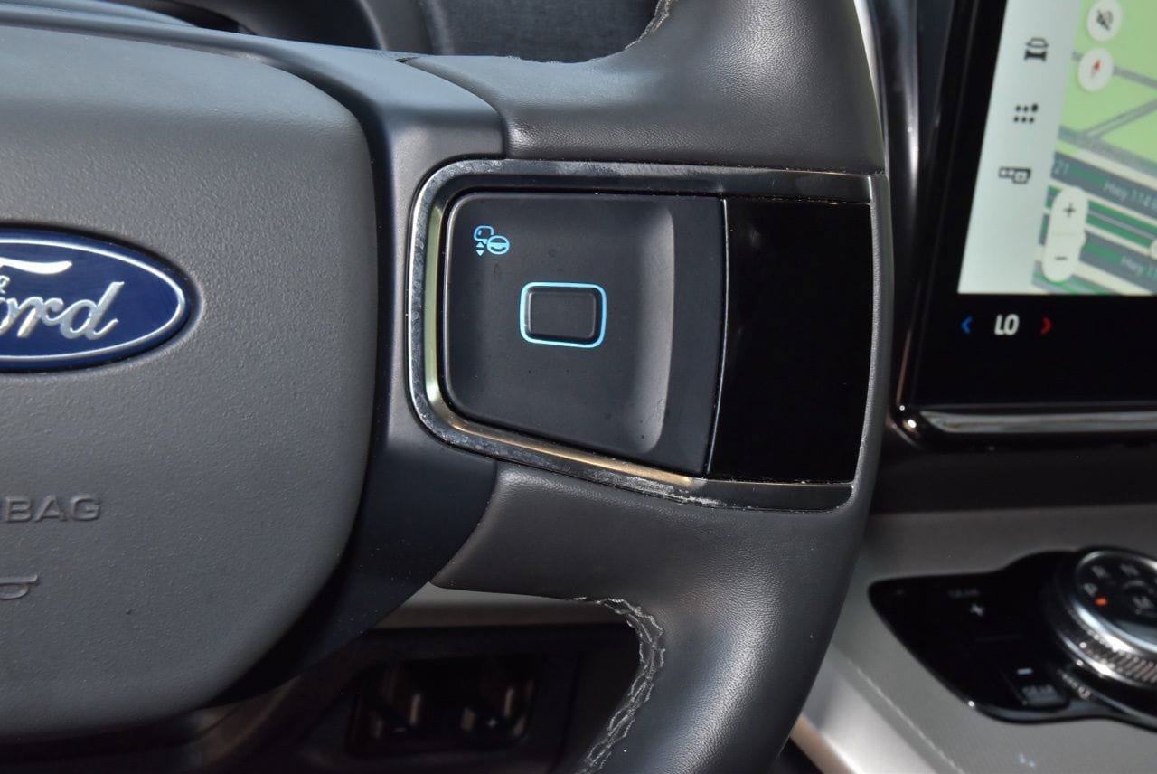 Used 2025 Ford Expedition Active RWD image 25
