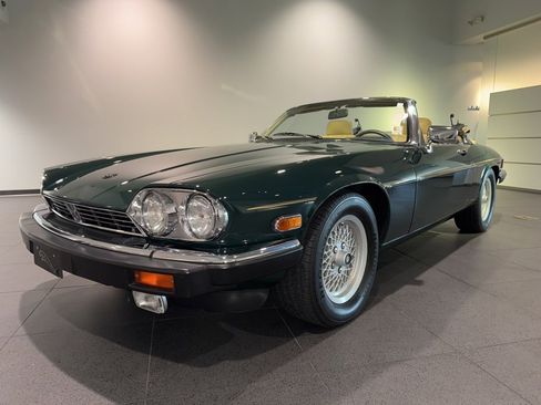 Used 1990 Jaguar XJS V12 Convertible image 1