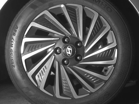 Used 2025 Hyundai Sonata SEL FWD image 13