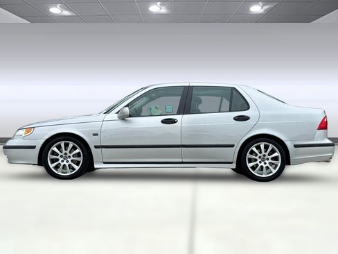Used 2002 Saab 9-5 Aero FWD image 2