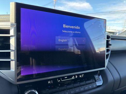 Used 2025 Toyota Sequoia Platinum image 20