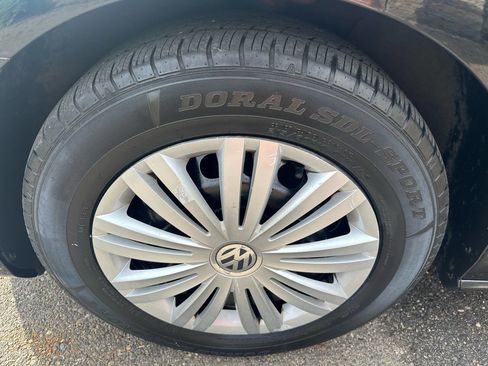 Used 2015 Volkswagen Passat 1.8T S w/ Technology Package image 30