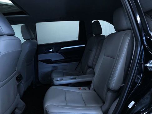 Certified 2019 Toyota Highlander XLE AWD/4WD image 20