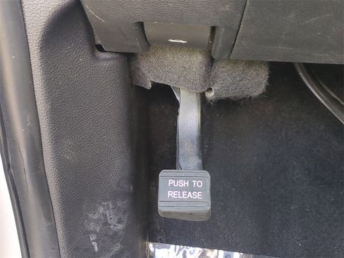 Used 2021 Jeep Grand Cherokee Laredo image 25