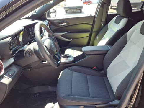 Used 2024 Chevrolet Trax RS w/ Driver Confidence Package FWD image 24