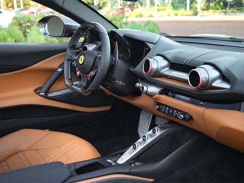 Certified 2022 Ferrari 812 GTS Base image 44