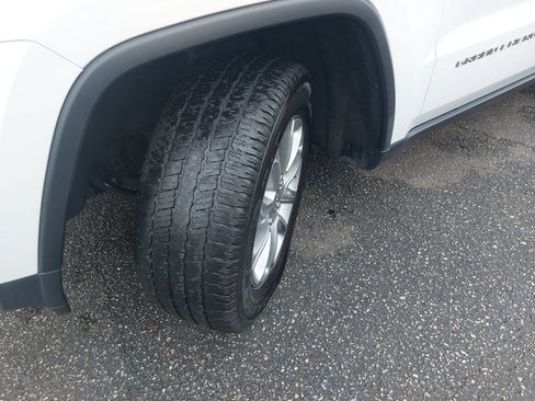 Used 2015 Jeep Grand Cherokee Limited AWD/4WD image 33