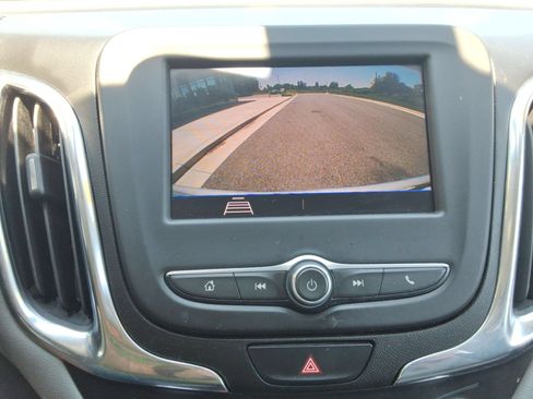 Used 2020 Chevrolet Equinox LT w/ Driver Convenience Package AWD/4WD image 16