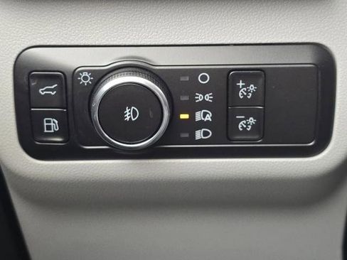 Certified 2025 Ford Escape SE w/ PHEV Premium Package FWD image 16