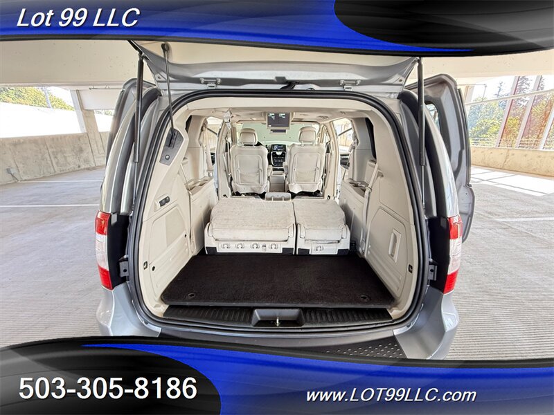 Used 2013 Chrysler Town & Country Limited w/ Luxury Group FWD image 28