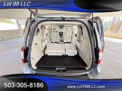 Used 2013 Chrysler Town & Country Limited w/ Luxury Group FWD image 28