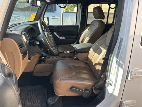 Used 2016 Jeep Wrangler Unlimited Rubicon w/ Connectivity Group image 6