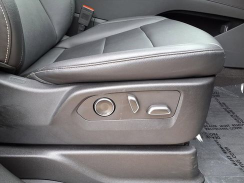 Used 2024 Cadillac Escalade ESV Luxury RWD image 10