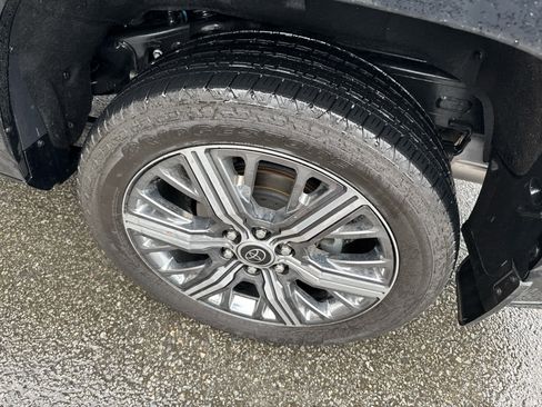 Used 2024 Toyota Sequoia Capstone image 5