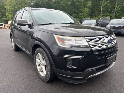 Used 2018 Ford Explorer XLT FWD image 7
