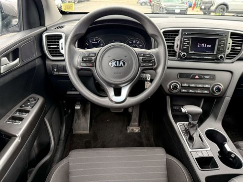 Certified 2018 Kia Sportage LX FWD image 33