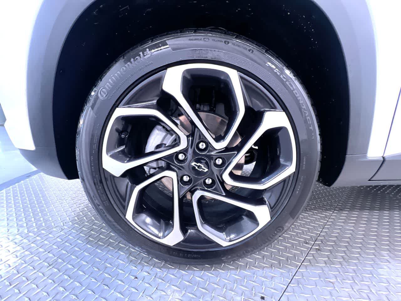 Used 2026 Chevrolet Trax RS w/ Sunroof Package FWD image 10